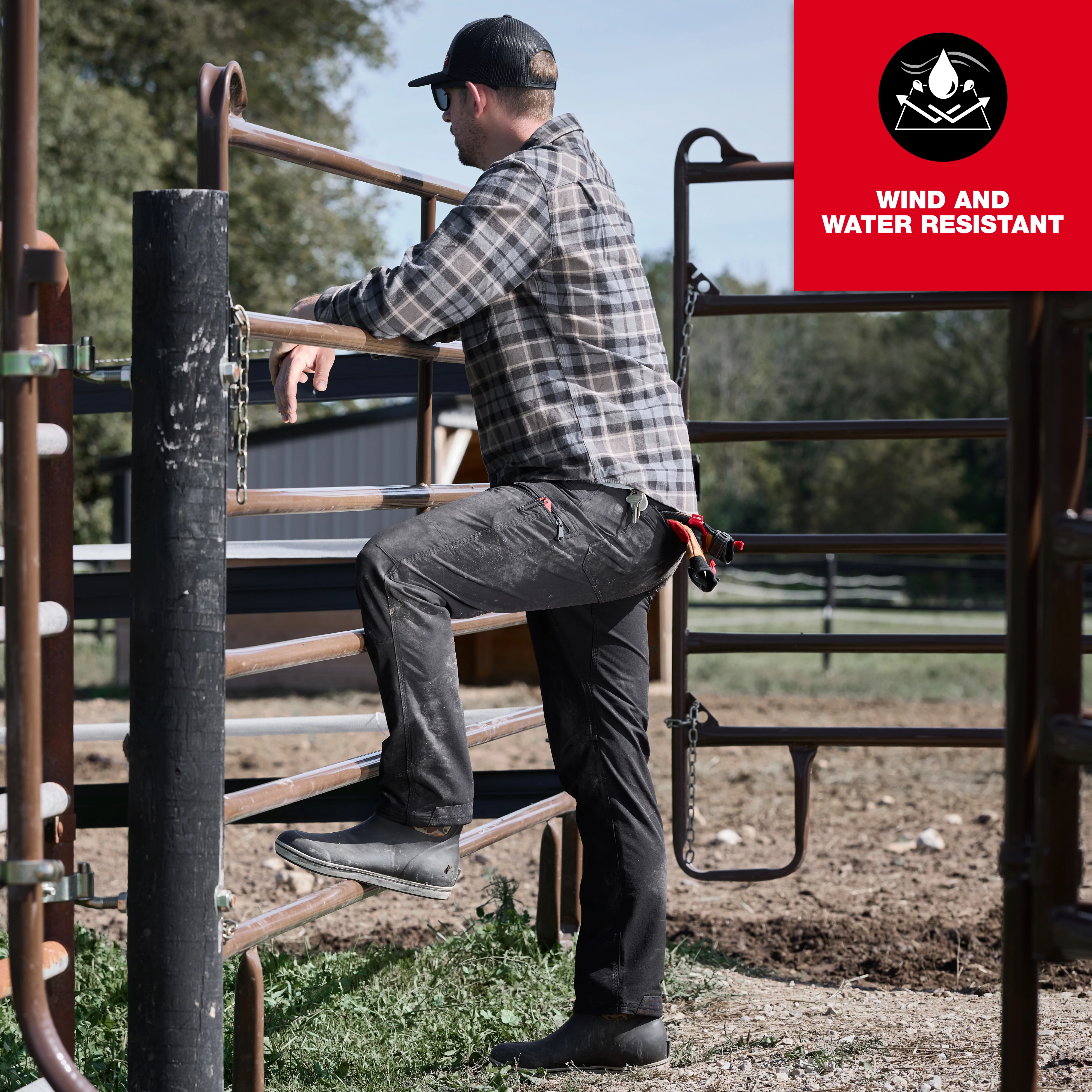 Image of a man wearing Milwaukee FREEFLEX™ Tech Pants on the jobsite