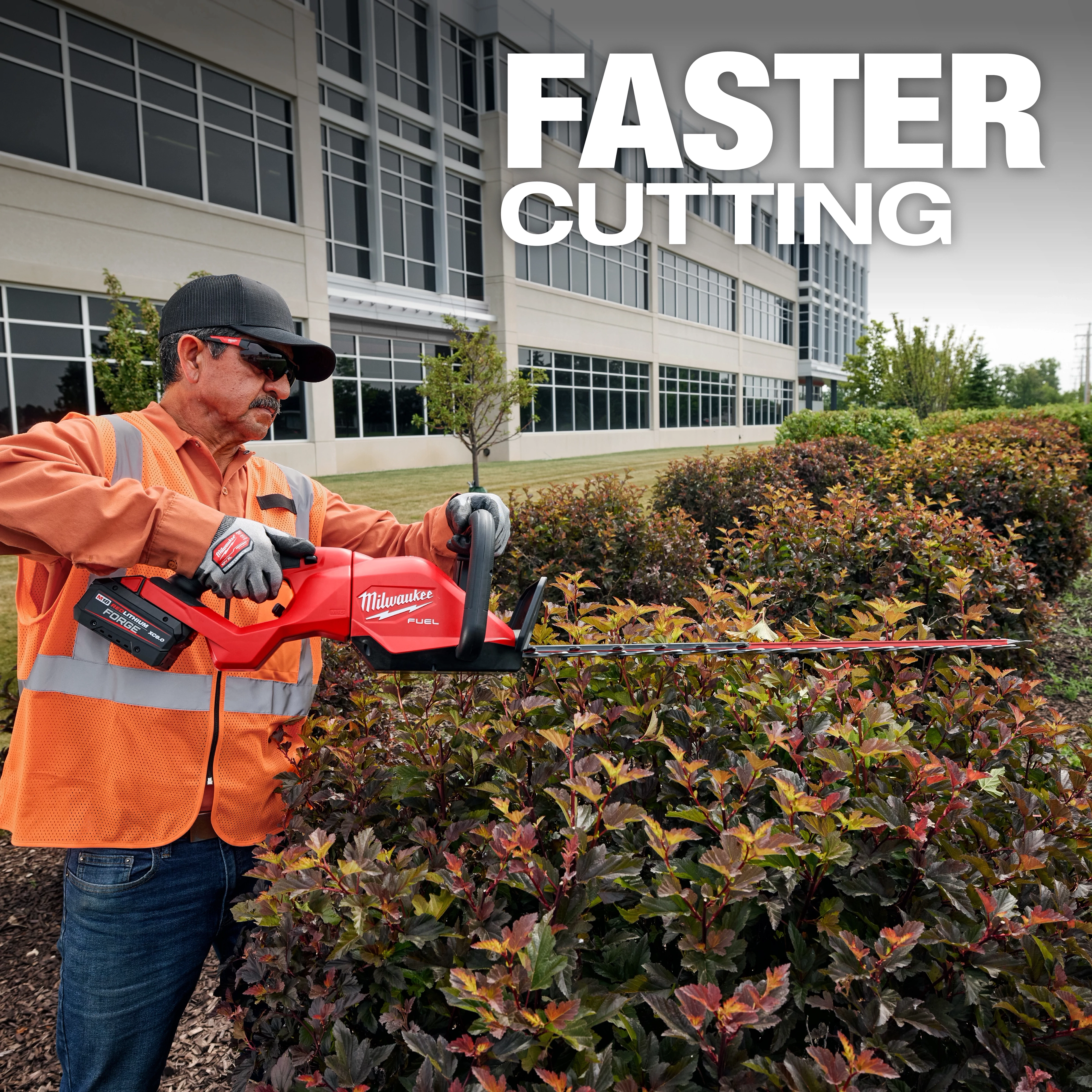 M18 FUEL™ 24" and 30" Hedge Trimmer