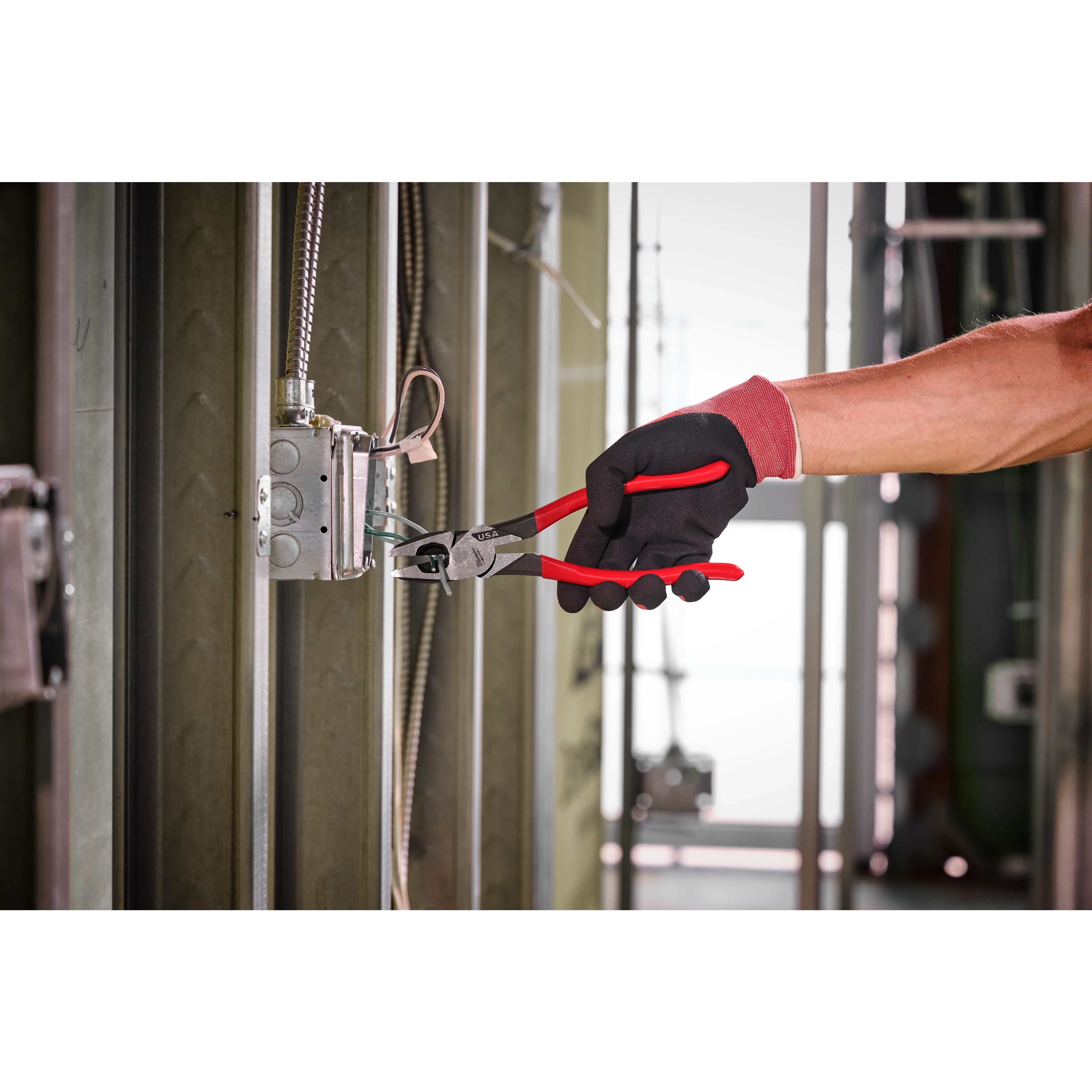 9" Lineman's Dipped Grip Pliers (USA)