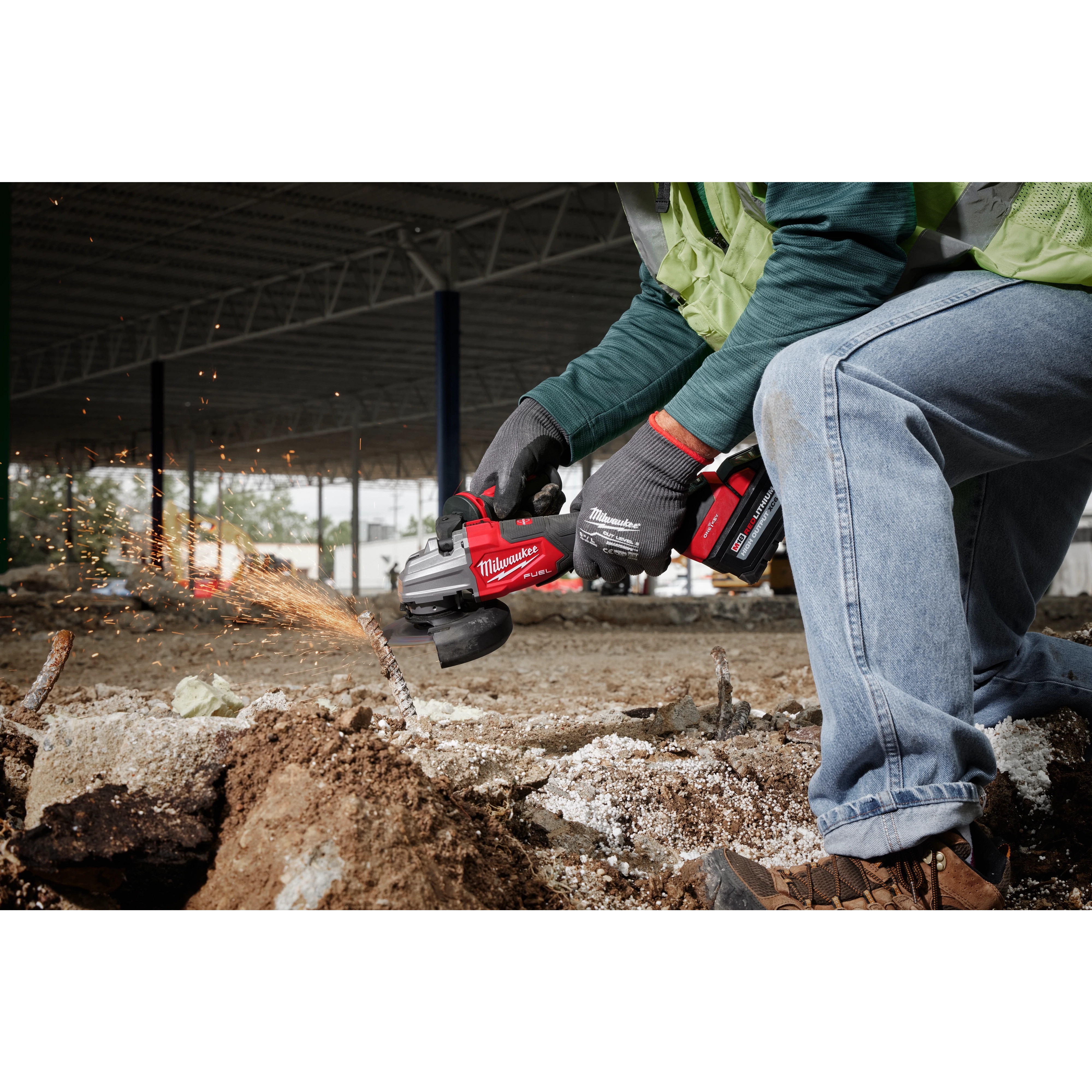 M18 FUEL™ 4-1/2" / 5" Dual-Trigger Braking Grinder