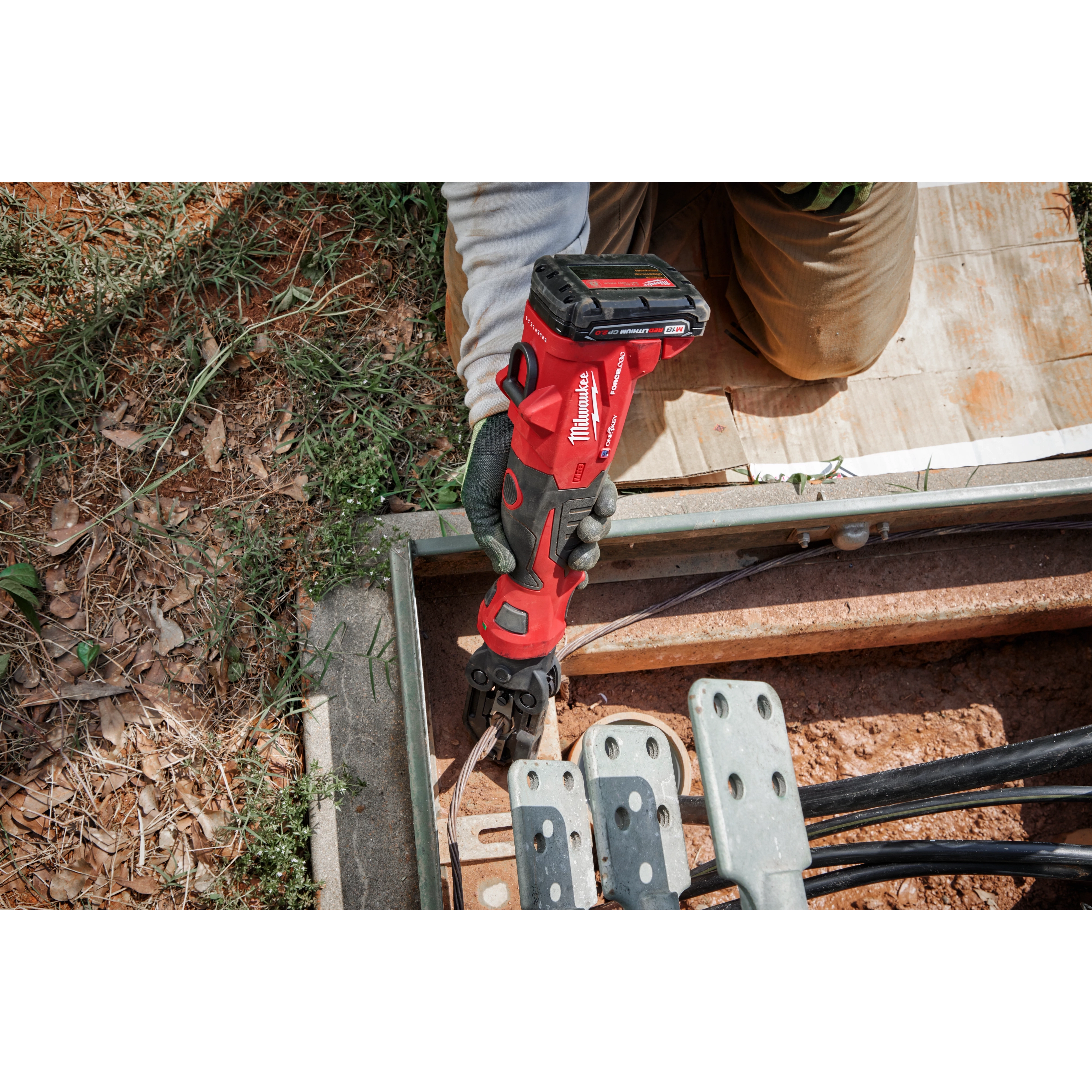 M18™ FORCE LOGIC™ 6T Latched Linear Utility Crimper