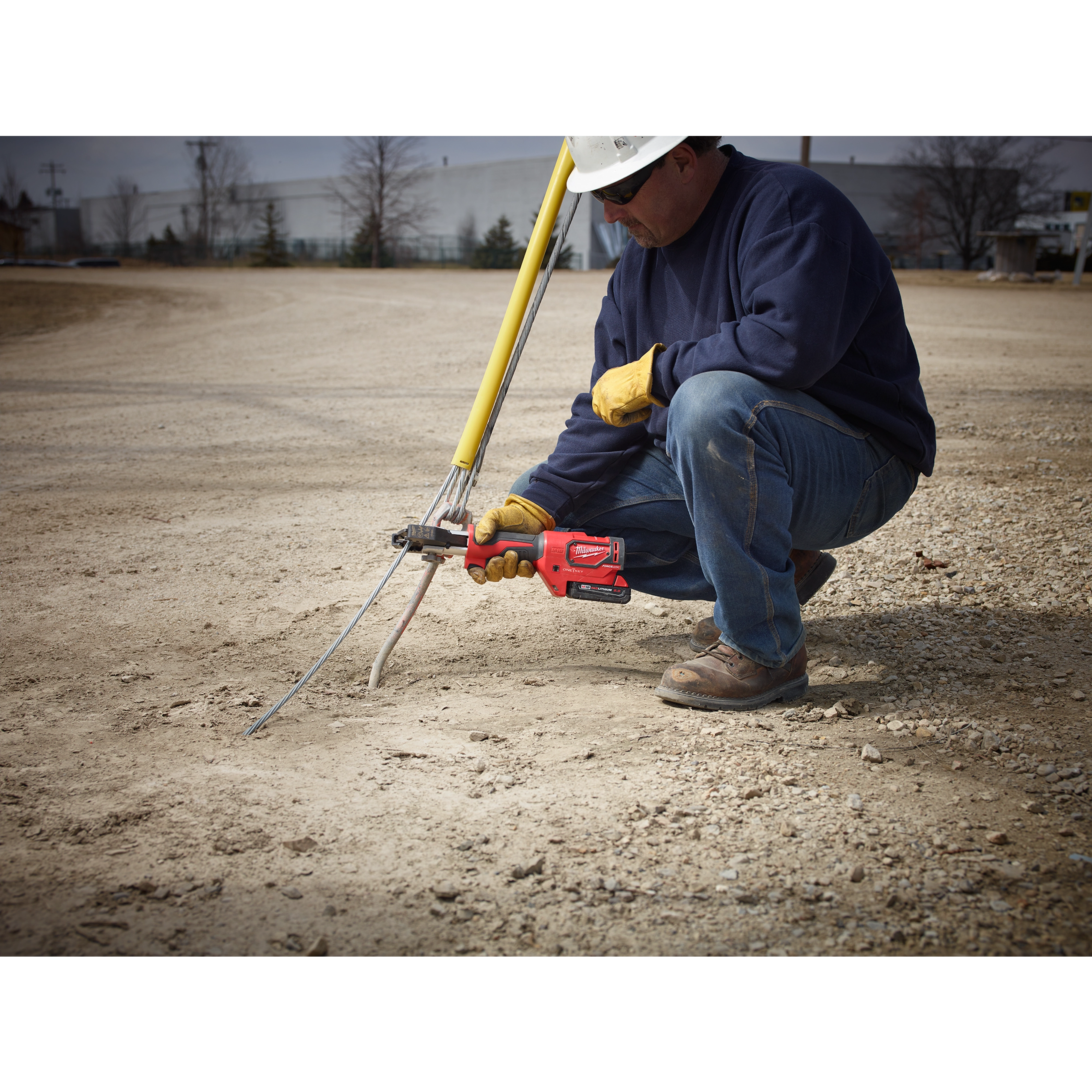 FORCELOGIC™
M18™ Cable Cutter Kit with 477 ACSR Jaws