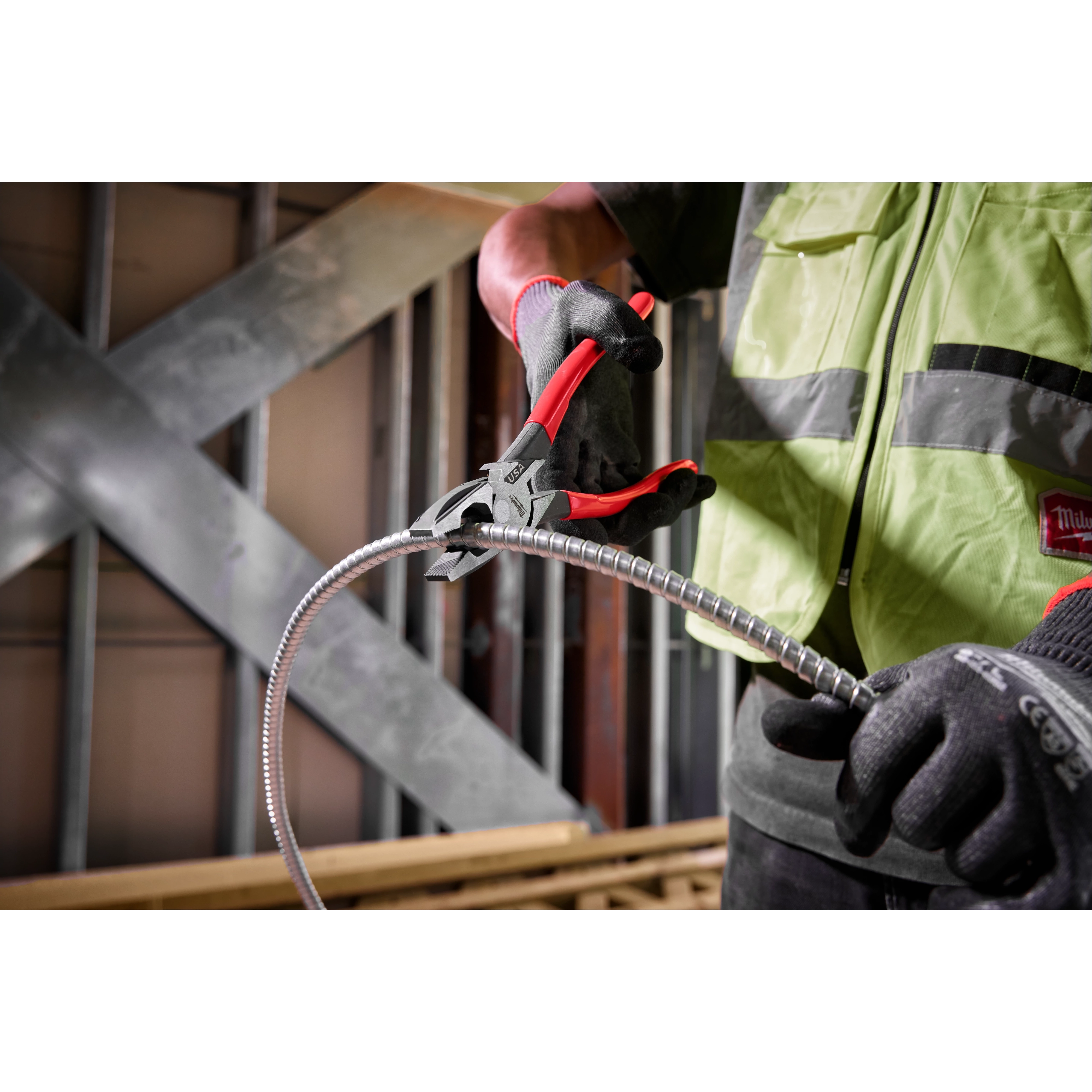 9" Lineman's Dipped Grip Pliers (USA)