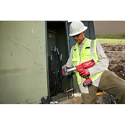 2977 - M18 FORCE LOGIC 6 Ton Pistol Utility Crimper