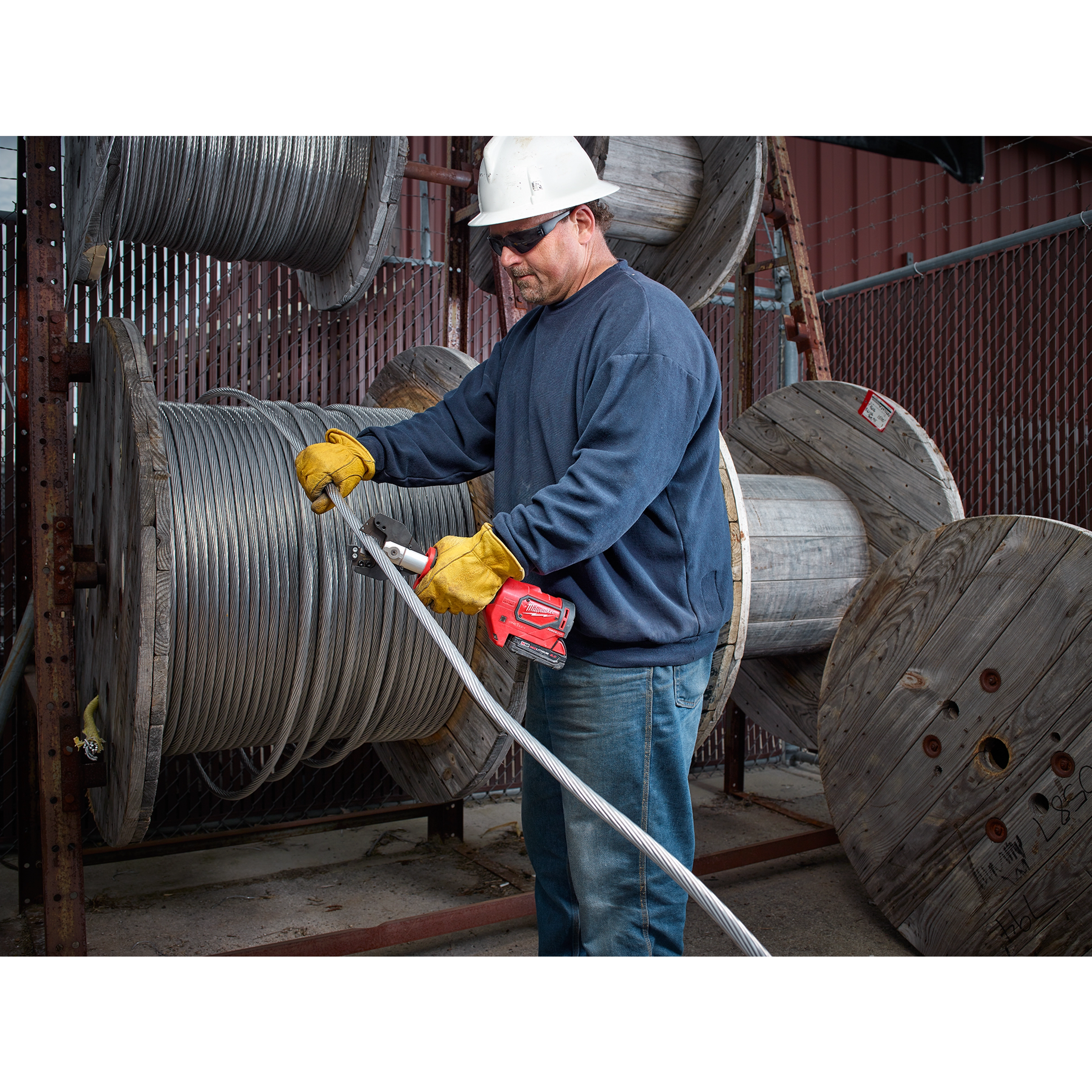 FORCELOGIC™
M18™ Cable Cutter Kit with 477 ACSR Jaws